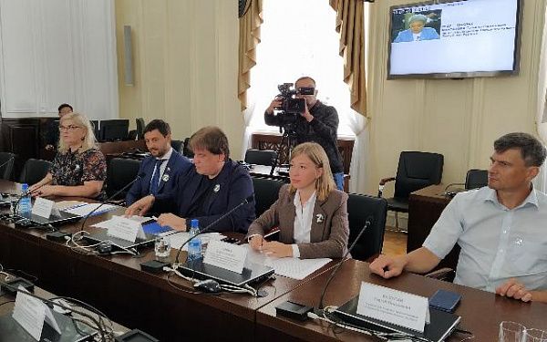 Народный Хурал Бурятии посетили депутаты Заксобрания Кузбасса