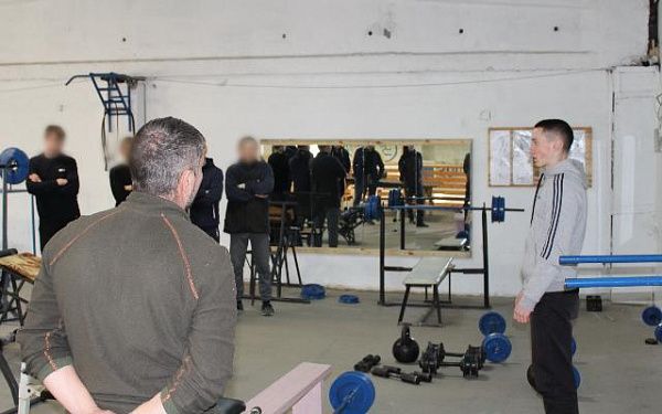В Бурятии состоялось открытие тренажерного зала для осужденных