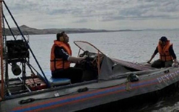 В Бурятии перевернулась лодка: двое спаслись, тело третьего нашли спустя сутки