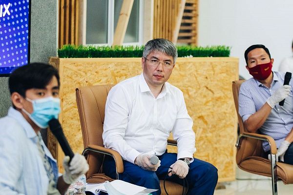 Глава Бурятии: «Свой взгляд на жизнь важнее, чем модные тренды и течения»