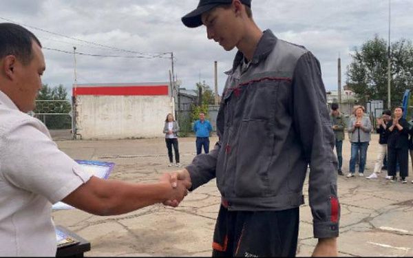 В Улан-Удэ лучшим работником по благоустройству стал студент