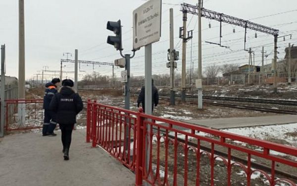 В Улан-Удэ специалисты обследовали набережную и железнодорожные пути