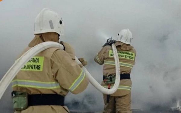 В районе Бурятии погиб собственник дома во время пожара