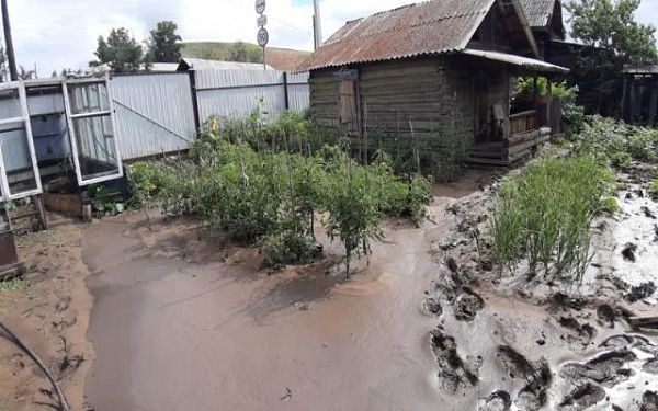 В Тарбагатайском районе произошел сход дождевых вод