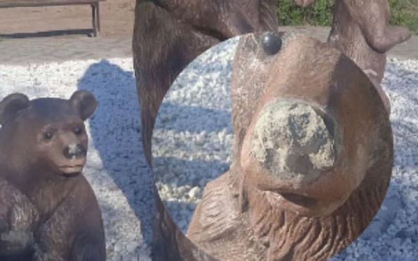 В Улан-Удэ арт-объект "Три медведя" стал жертвой вандалов