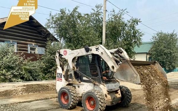 В Бурятии проверили ход ремонтных работ на региональной дороге в Прибайкальском районе