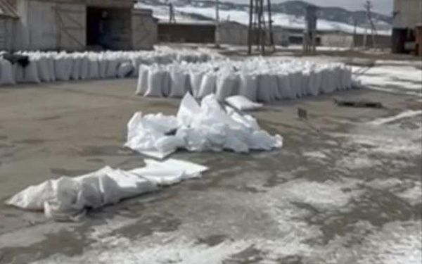 Из Бурятии в Монголию отправились девять большегрузов с гуманитарным грузом