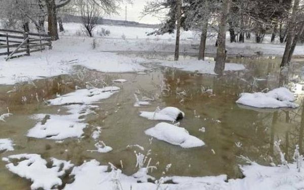 В селе Бурятии река грозит подтопить электроподстанцию