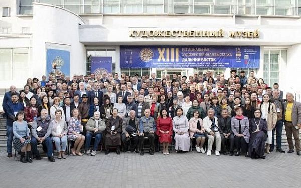 В Улан-Удэ прошла выставка художников ДФО