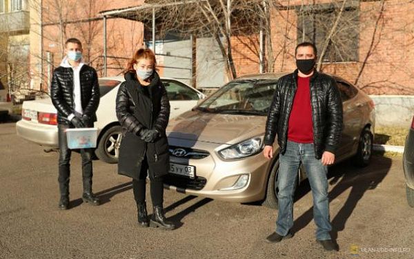 12 машин из автопарка Администрации г. Улан-Удэ переданы врачам и волонтерам