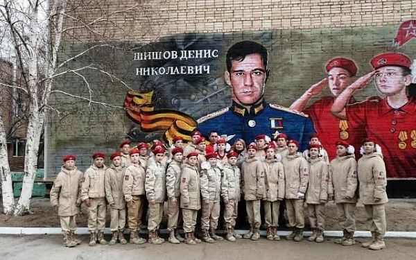 В Улан-Удэ открылась стена с граффити в рамках Всероссийской патриотической акции 