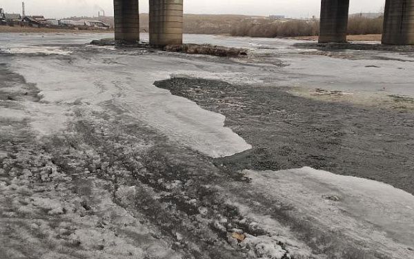 В Бурятии женщина провалилась под лёд на реке Уда