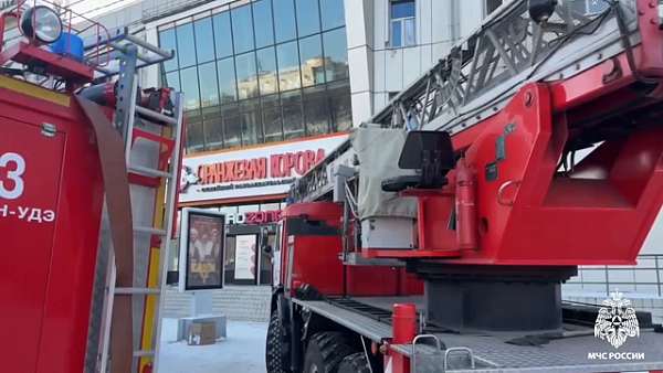 В Улан-Удэ потушили пожар в торговом центре