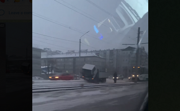 Грузовик перекрыл движение трамваев в Улан-Удэ