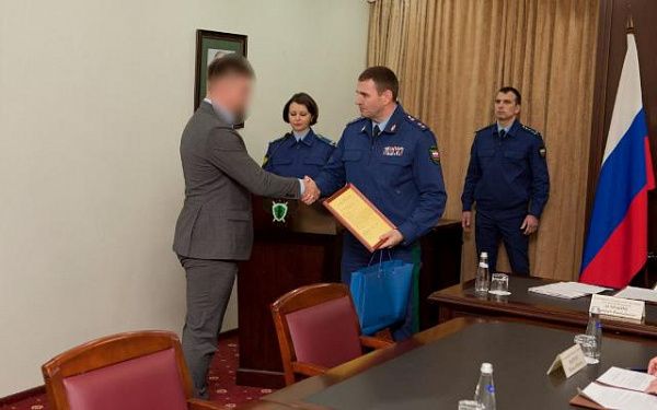 Заместитель генпрокурора России вручил жилищные сертификаты сиротам-участникам СВО из Бурятии