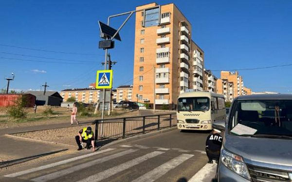 В Улан-Удэ на пешеходном переходе сбили мальчика