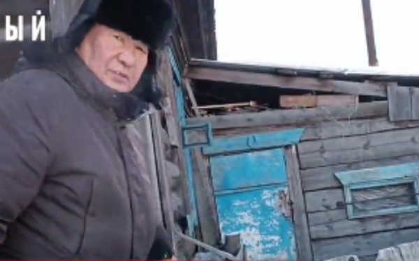 В Улан-Удэ жильцы старинного дома жалуются на невозможные условия для жизни
