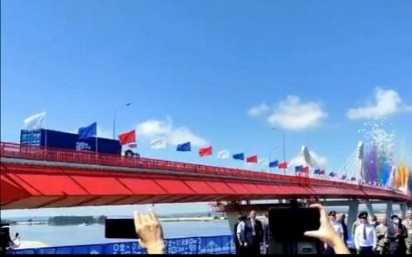 В Благовещенске открыли первый автомост между Россией и Китаем