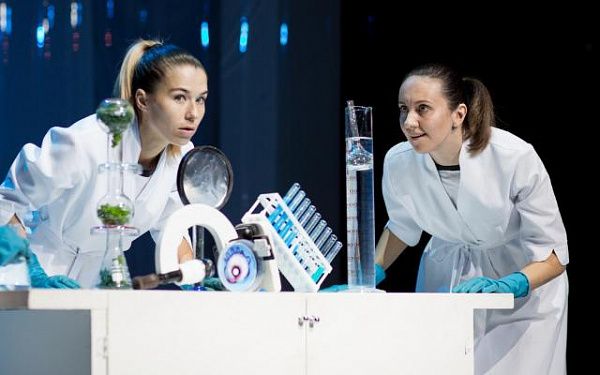 Состоялась премьера для зрителей бэби-спектакля «Микрохи»