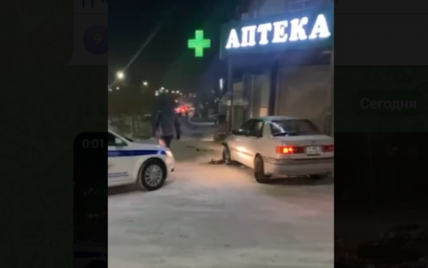В Улан-Удэ водитель уснул за рулём и врезался в аптеку