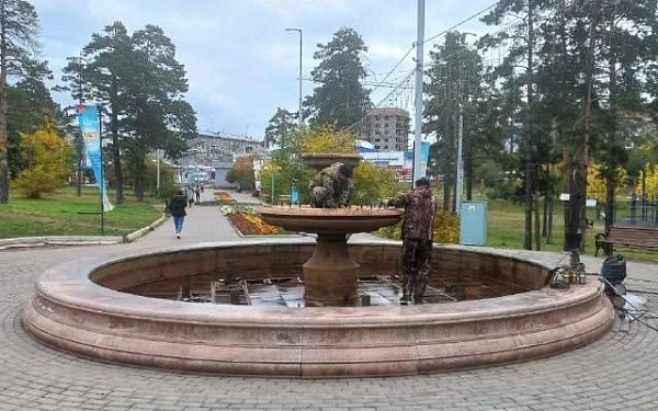 В столице Бурятии начали "консервировать" фонтаны на зиму