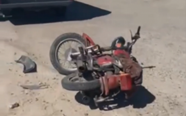 Мотоциклист без шлема и прав влетел в рейсовый автобус в селе Бурятии