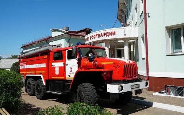 В Улан-Удэ пожарные спасли росгвардейцев из «горящего» здания