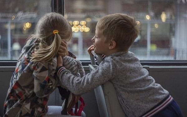 Госдума приняла поправки о штрафах за высадку детей из общественного транспорта