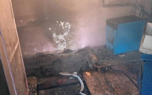 В селе Бурятии пожарные ликвидировали возгорание в здании почты 
