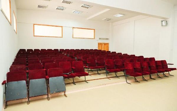 На средства «Народного бюджета» в школе №13 капитально отремонтировали актовый зал