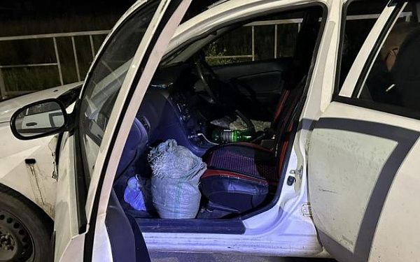 В Бурятии у пассажира авто полицейские изъяли более 2 кг марихуаны