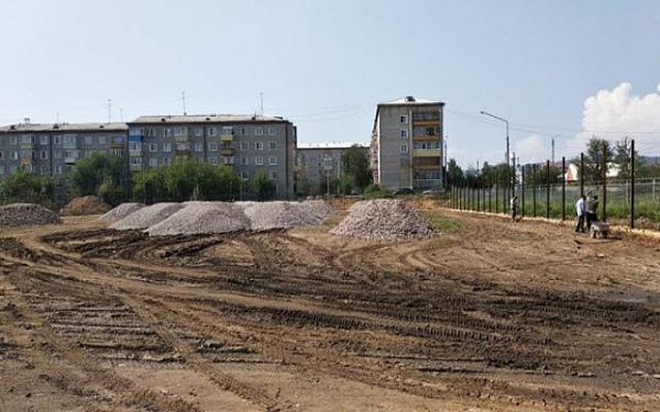 В Улан-Удэ капитально обновляют три школьных стадиона
