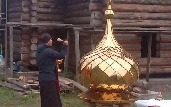 На церковь в селе Бурятии установили купол