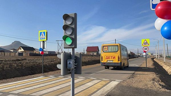 В пригородном селе Бурятии отремонтировали дорогу к школе и детскому саду