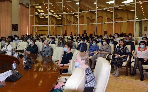 В Министерстве экономики Республики Бурятия прошла встреча с родителями молодых специалистов