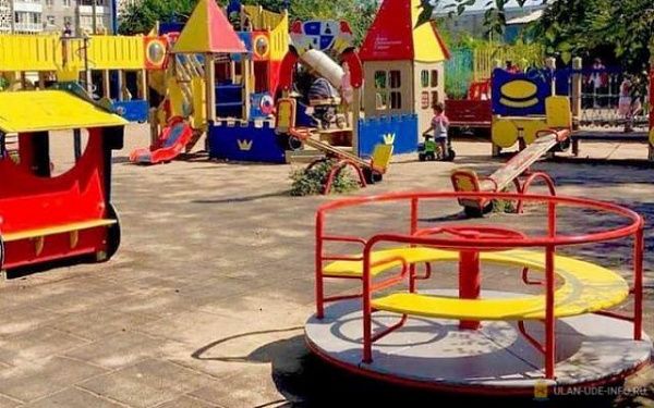 В Улан-Удэ реконструируют детскую площадку Натальи Водяновой