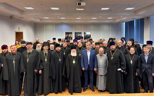 В Улан-Удэ состоялась встреча духовенства с главой Бурятии