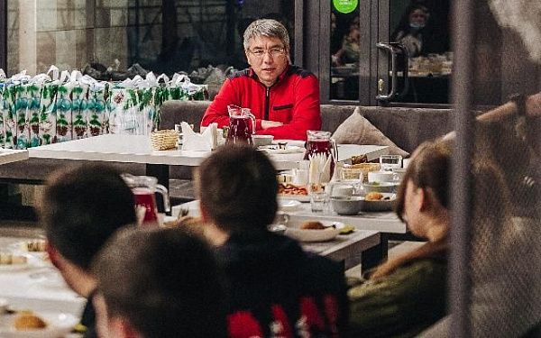 Глава Бурятии встретился с подростками, состоящими на учете: "Надо дать им направление в жизни"