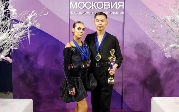Танцоры из Бурятии взяли медали на соревнованиях в Москве