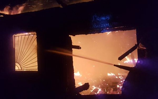 В селе Курумкан огнеборцы предотвратили крупный пожар