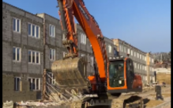 Мэр Улан-Удэ проверяет ход строительства четырех многоквартирных домов 