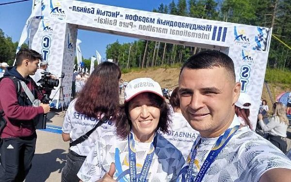 Министр спорта Бурятии пробежал марафон по берегу Байкала
