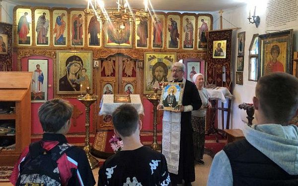 В Улан-Удэ трудные подростки приобщились к духовности вместе со стражами порядка