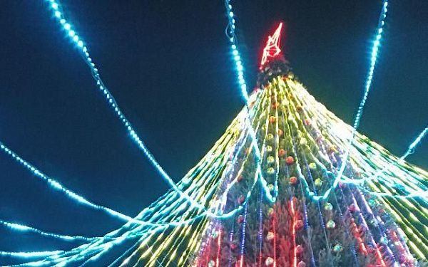 Больше 1000 улан-удэнцев пришли на площадь Советов в новогоднюю ночь