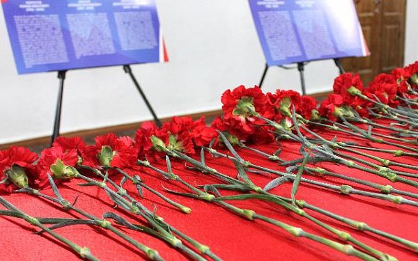 В Улан-Удэ состоялся митинг, посвященный памяти погибших выпускников бурятского вуза
