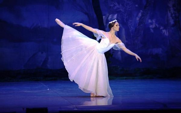 Солистка Бурятского театра оперы и балета Алиса Шикина поступила в ведущую консерваторию России
