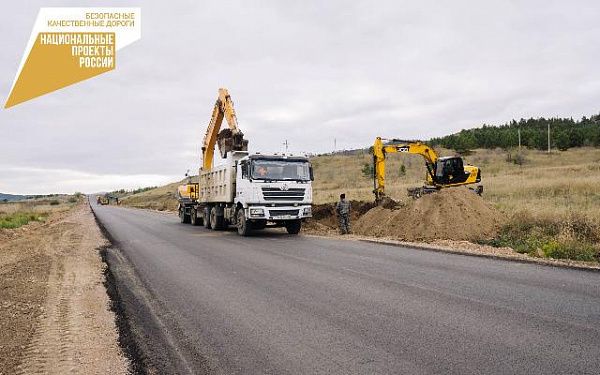 В Тарбагатайском районе Бурятии дорожники завершают ремонт региональной дороги 