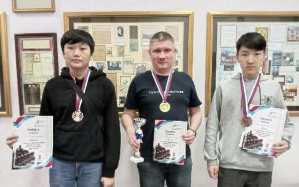 Шахматисты Бурятии успешно выступили на Дальневосточном чемпионате