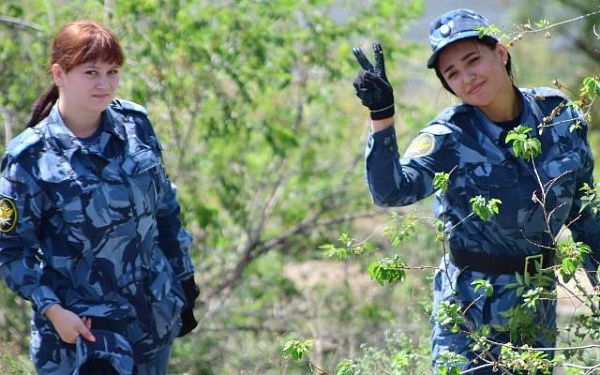 Сотрудники УФСИН очистили от мусора историческую местность Улан-Удэ