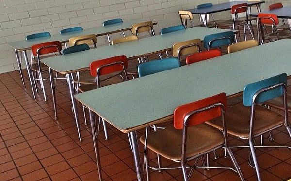 С нового учебного года школьники начальных классов в республике должны быть обеспечены горячим завтраком или обедом бесплатно
